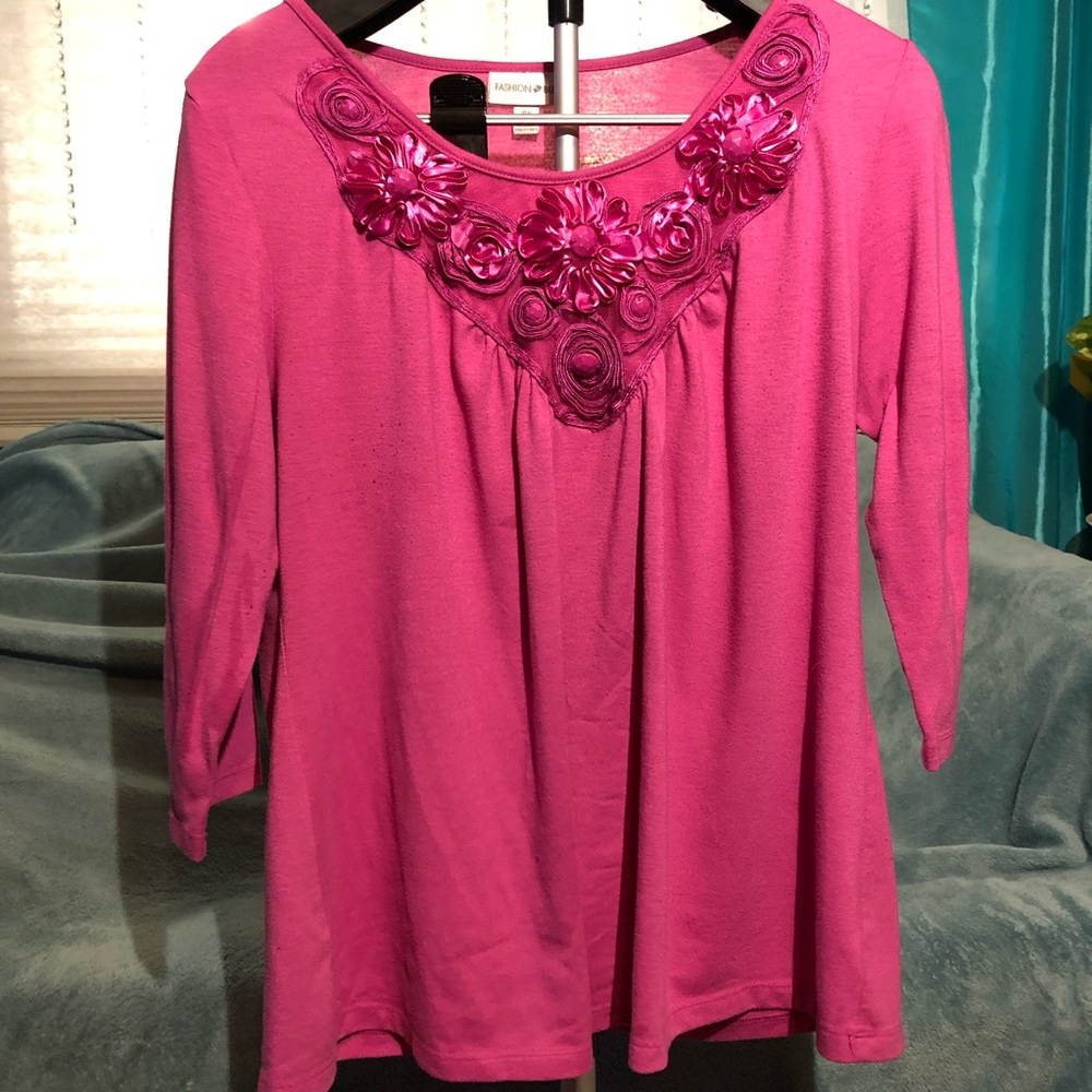 pink top 🎉Buy 2 $5 items, get 1 free.🎉